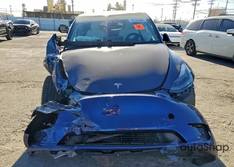 2022 Tesla Model Y z USA, uszkodzony, nr VIN 7SAYGDEF1NF351529